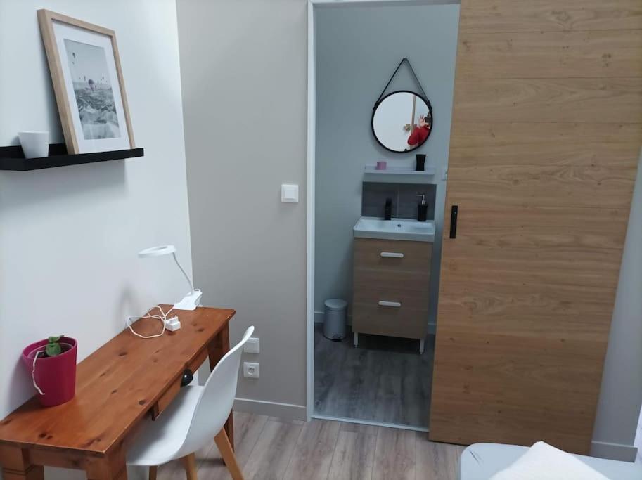 Maison Les Iris - 3 Chambres Et 3 Salles De Bain - 3 A 6 Personnes - Futuroscope Авантон Экстерьер фото