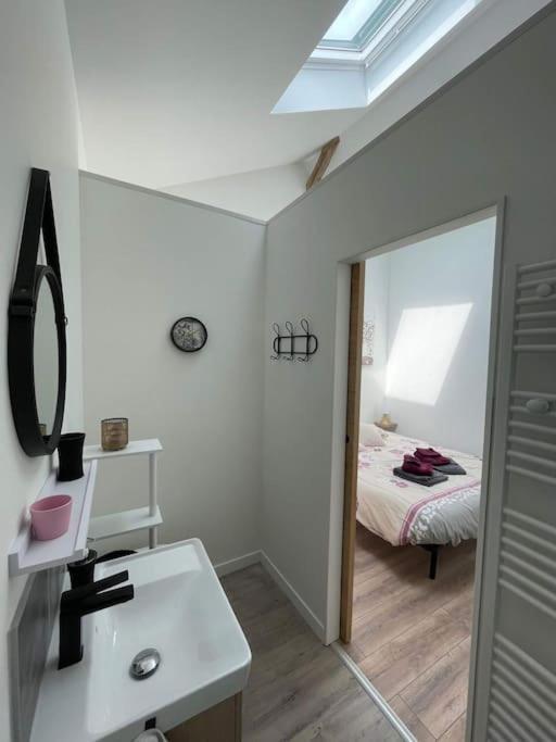 Maison Les Iris - 3 Chambres Et 3 Salles De Bain - 3 A 6 Personnes - Futuroscope Авантон Экстерьер фото